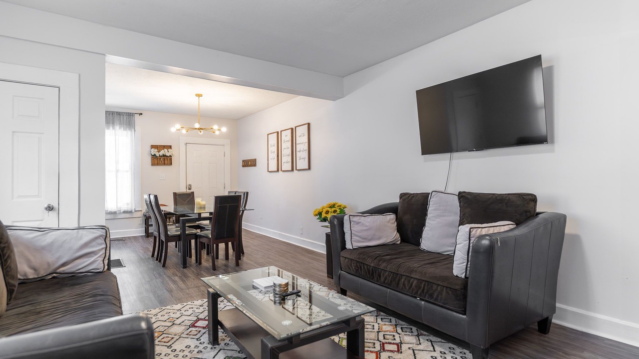 Photo of Livingroom in Mapleton/Fall Creek