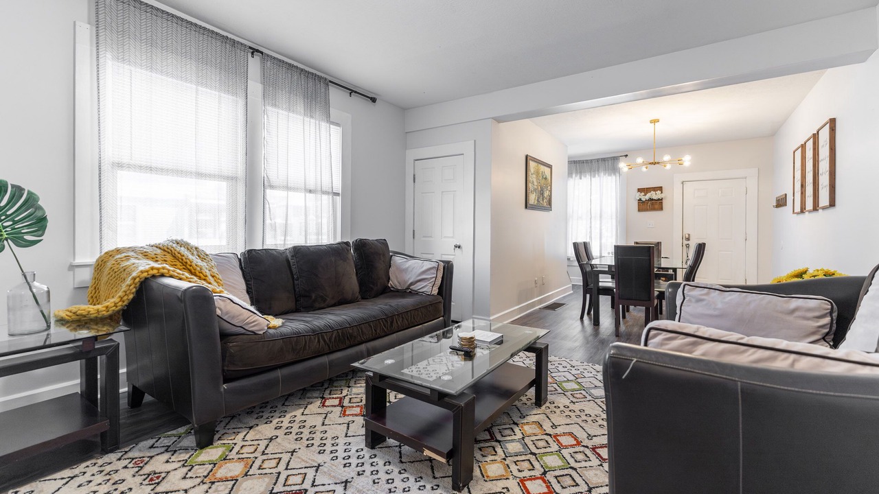 Photo of Livingroom in Mapleton/Fall Creek