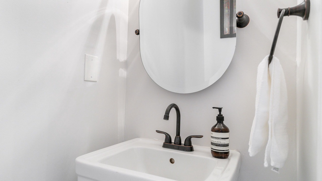 Photo of Bathroom in Mapleton/Fall Creek