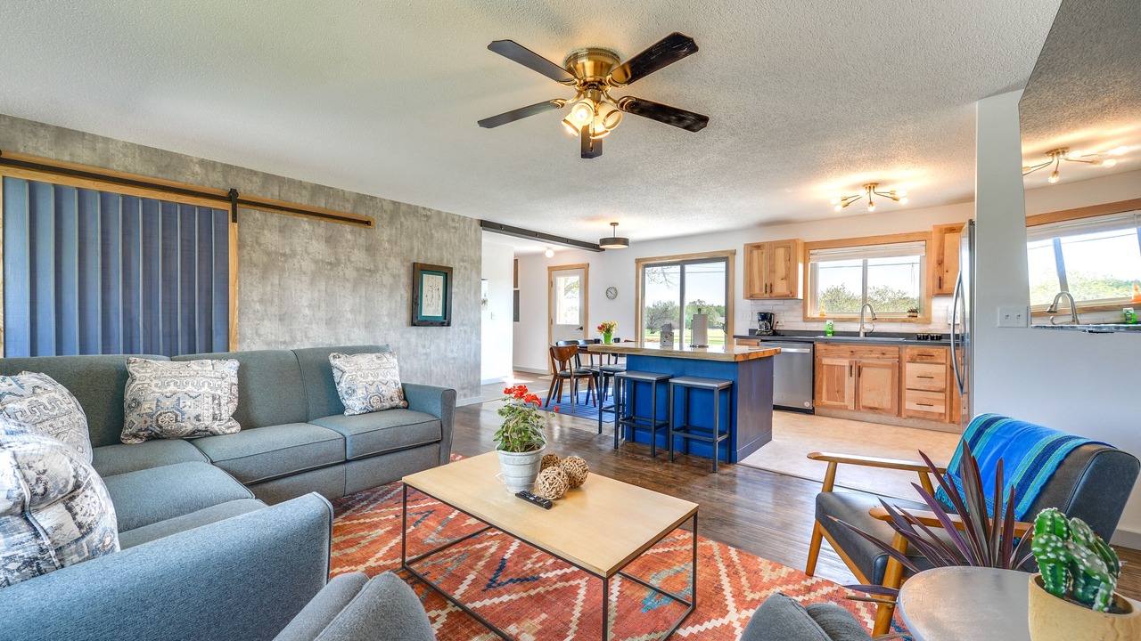 Photo of Livingroom in Lander