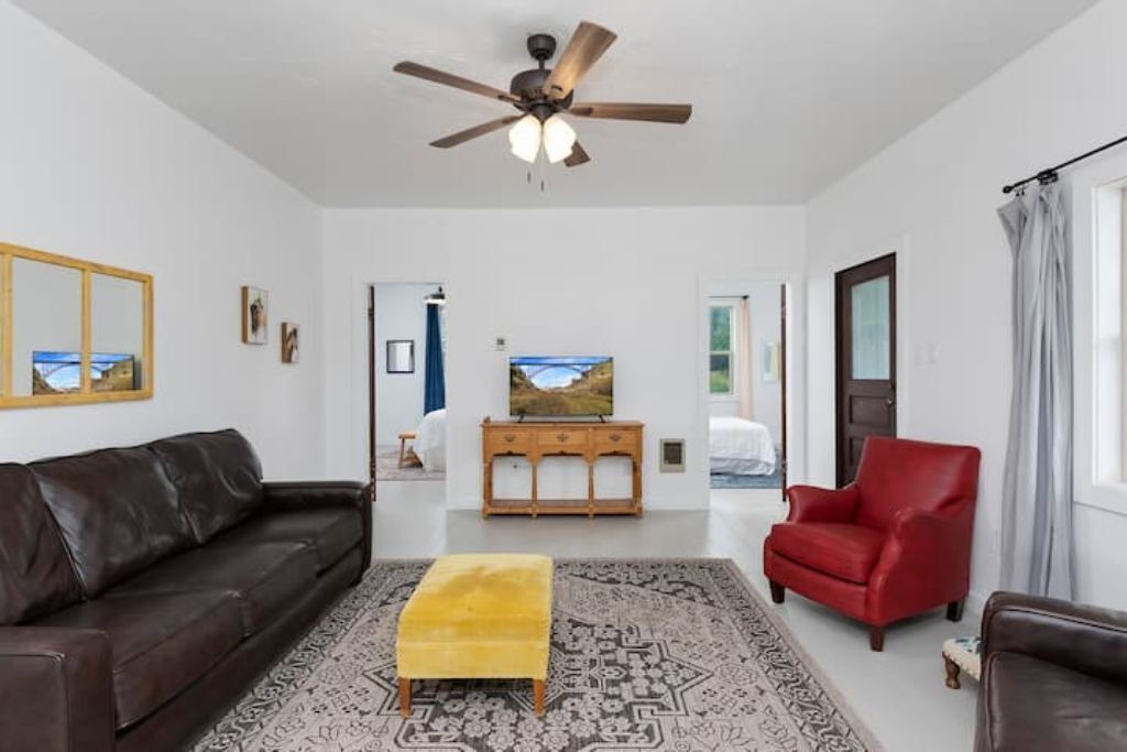 Photo of Livingroom in Carey
