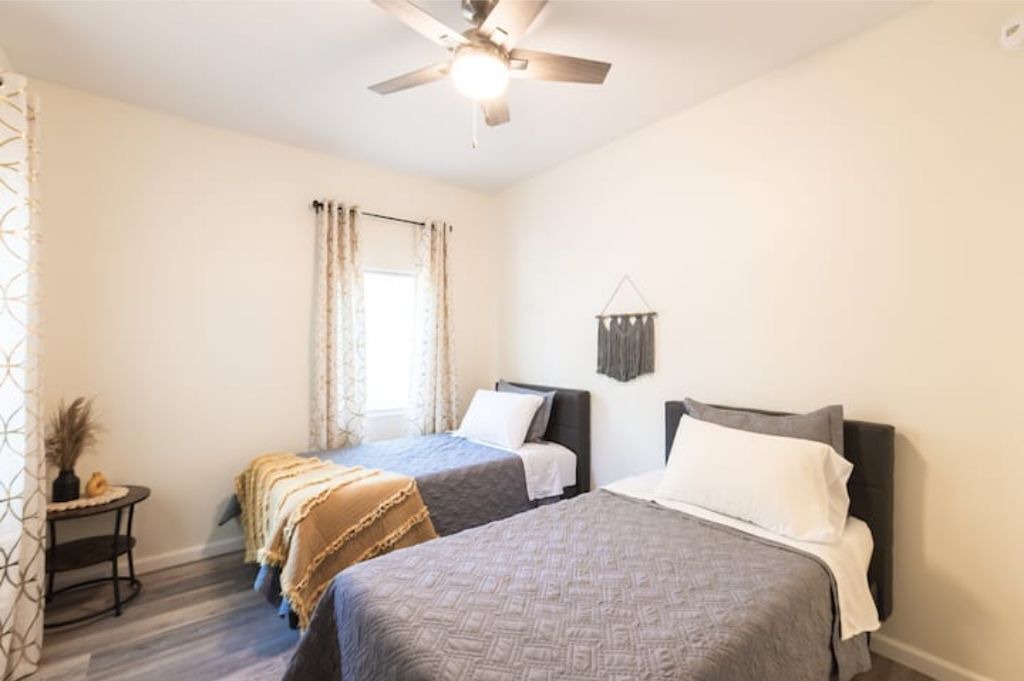 Photo of Bedroom in Seelyville