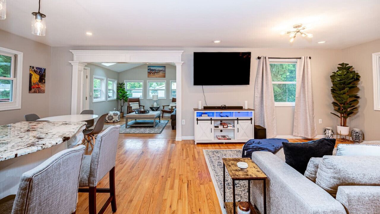 Photo of Livingroom in Geyser Crest