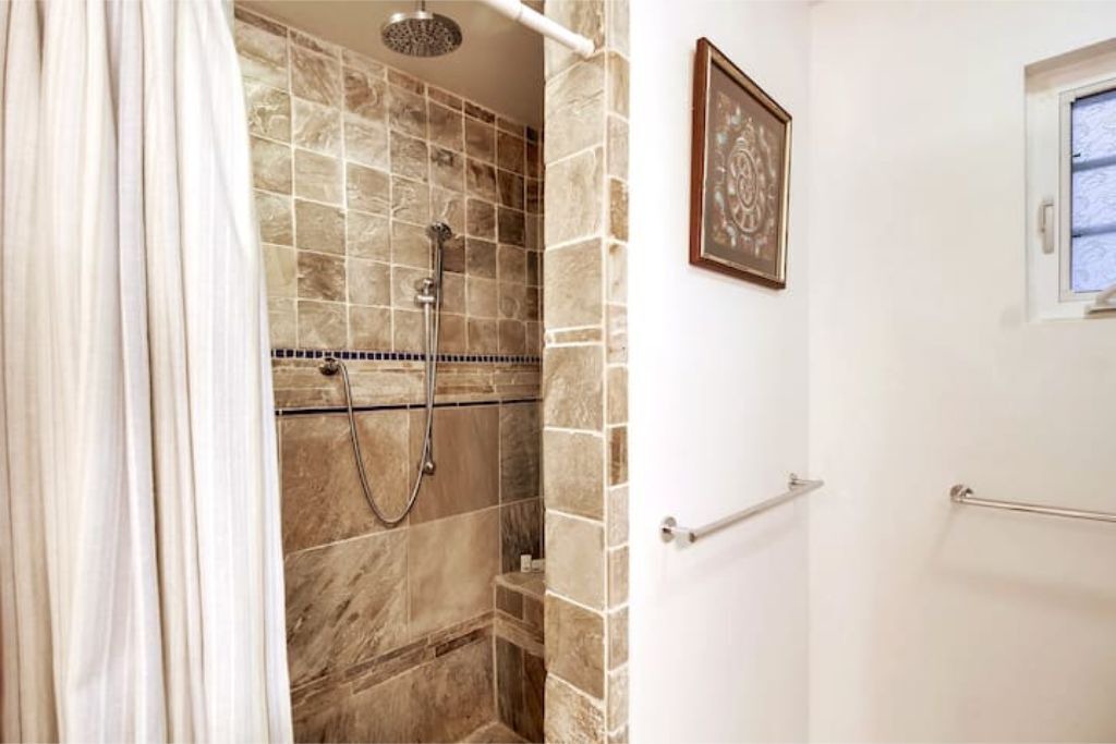 Photo of Bathroom in Sunset Cliffs