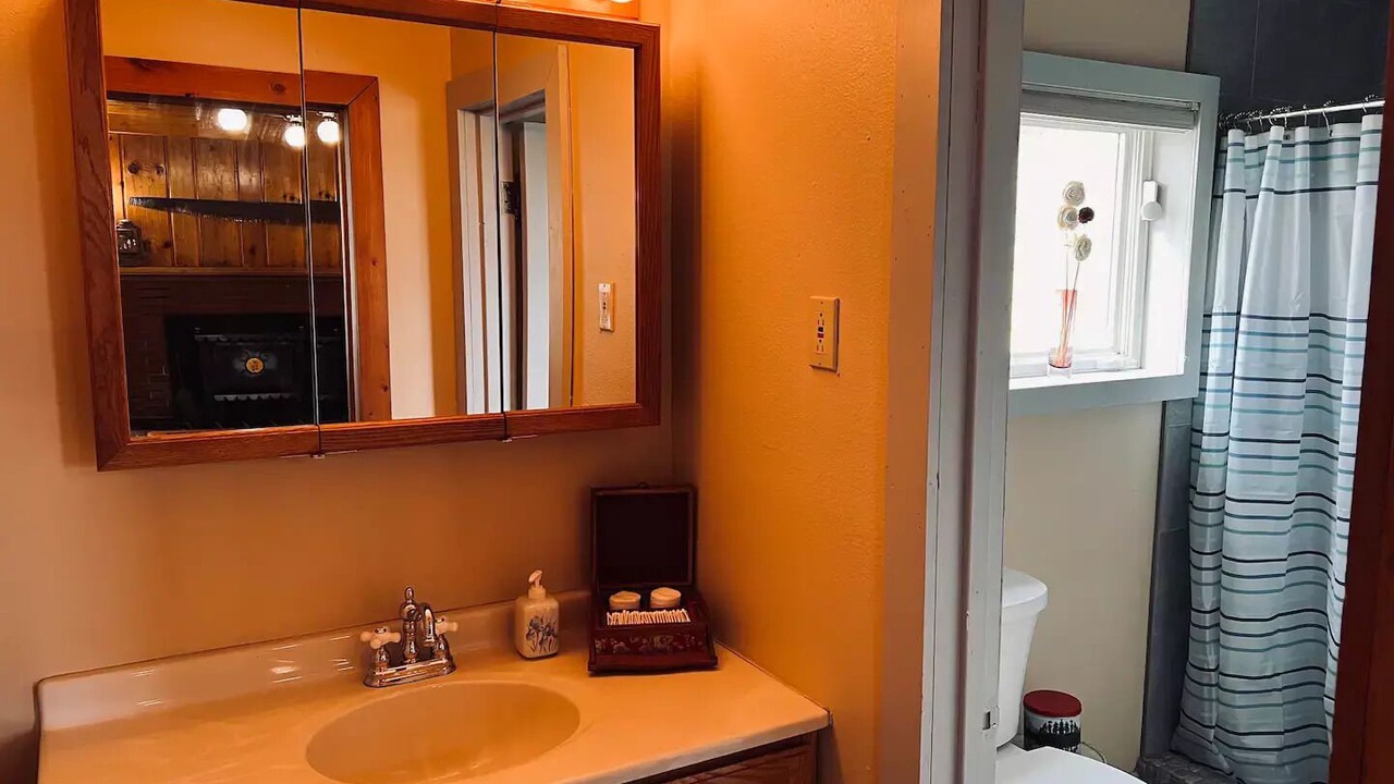 Photo of Bathroom in Simms