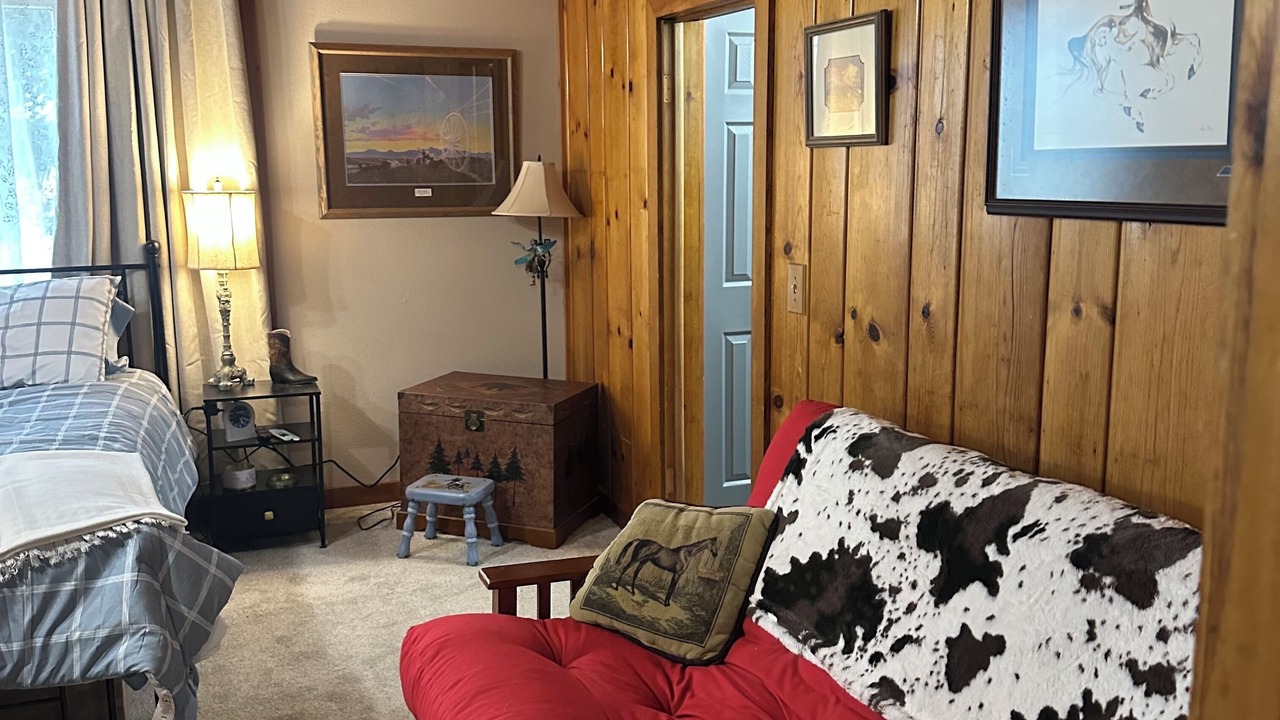 Photo of Bedroom in Simms
