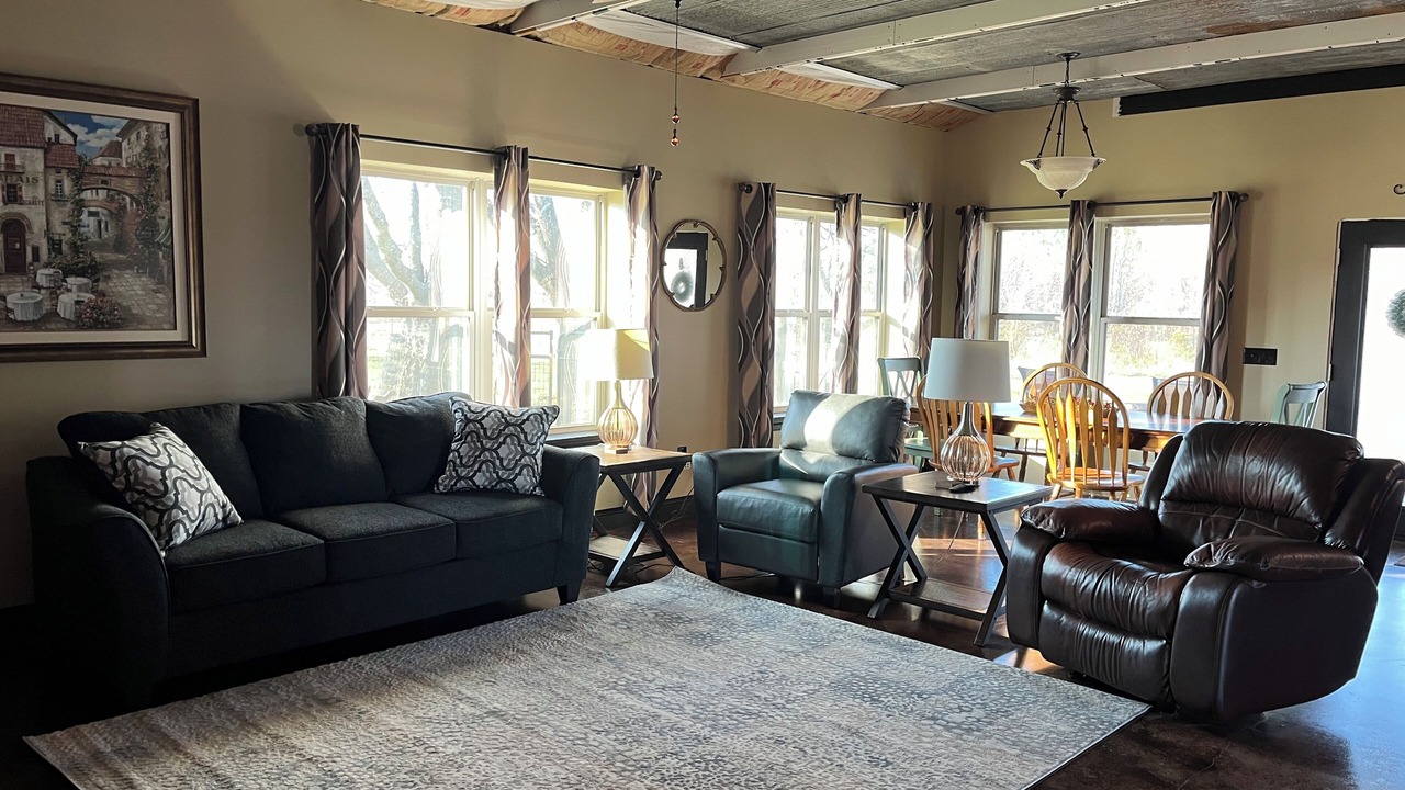 Photo of Livingroom in Pryor