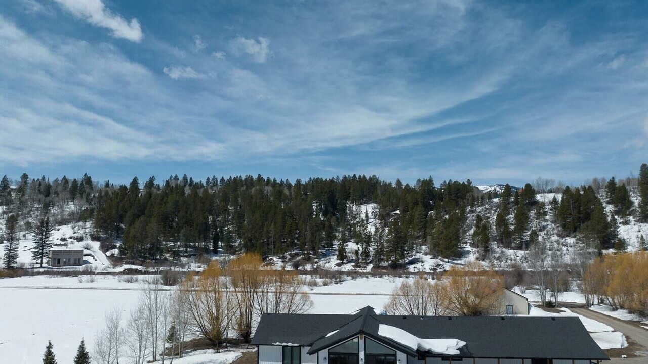 Photo of Others in Alpine