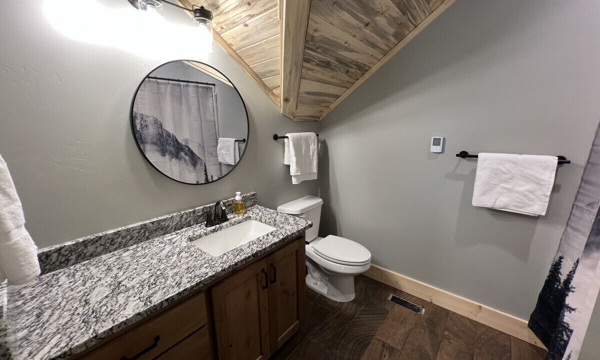 Photo of Bathroom in Island Park