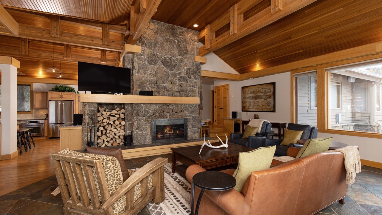 Photo of Livingroom in Big Sky