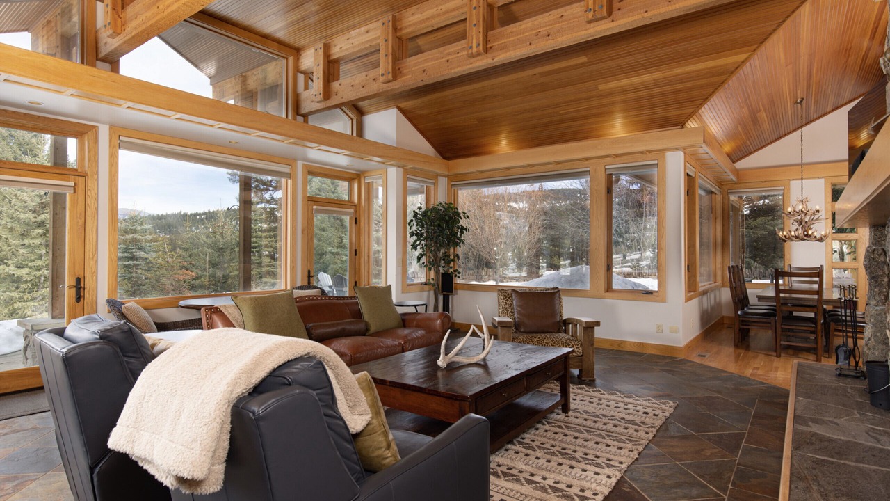 Photo of Livingroom in Big Sky