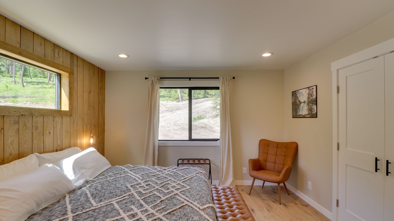 Photo of Bedroom in Lakeside