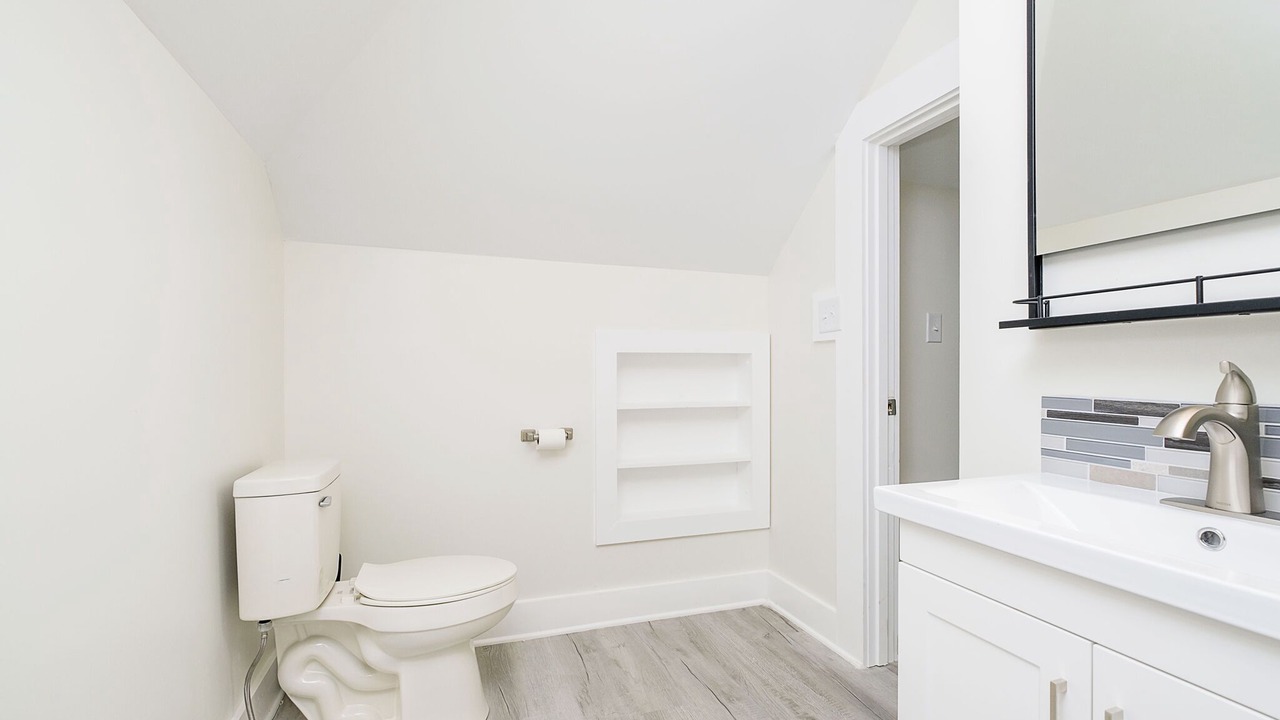 Photo of Bathroom in Speedway