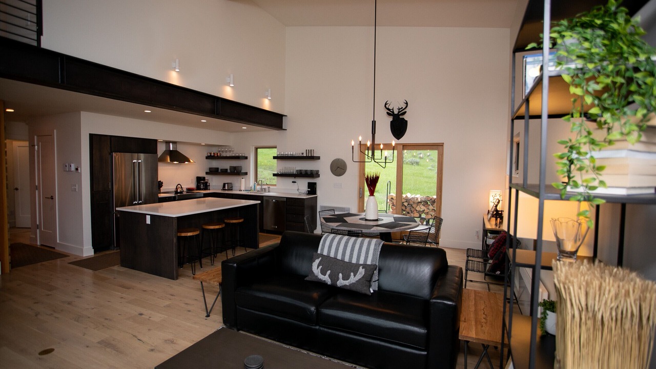 Photo of Livingroom in Gallatin Gateway