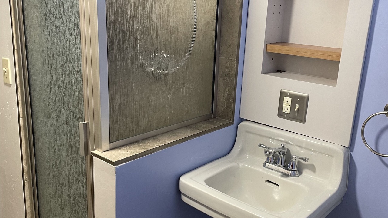 Photo of Bathroom in Logan