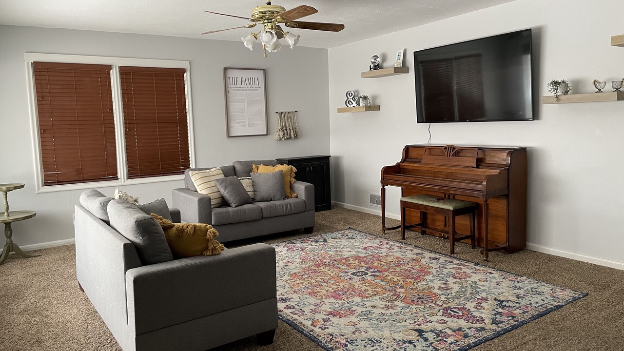 Photo of Livingroom in Logan