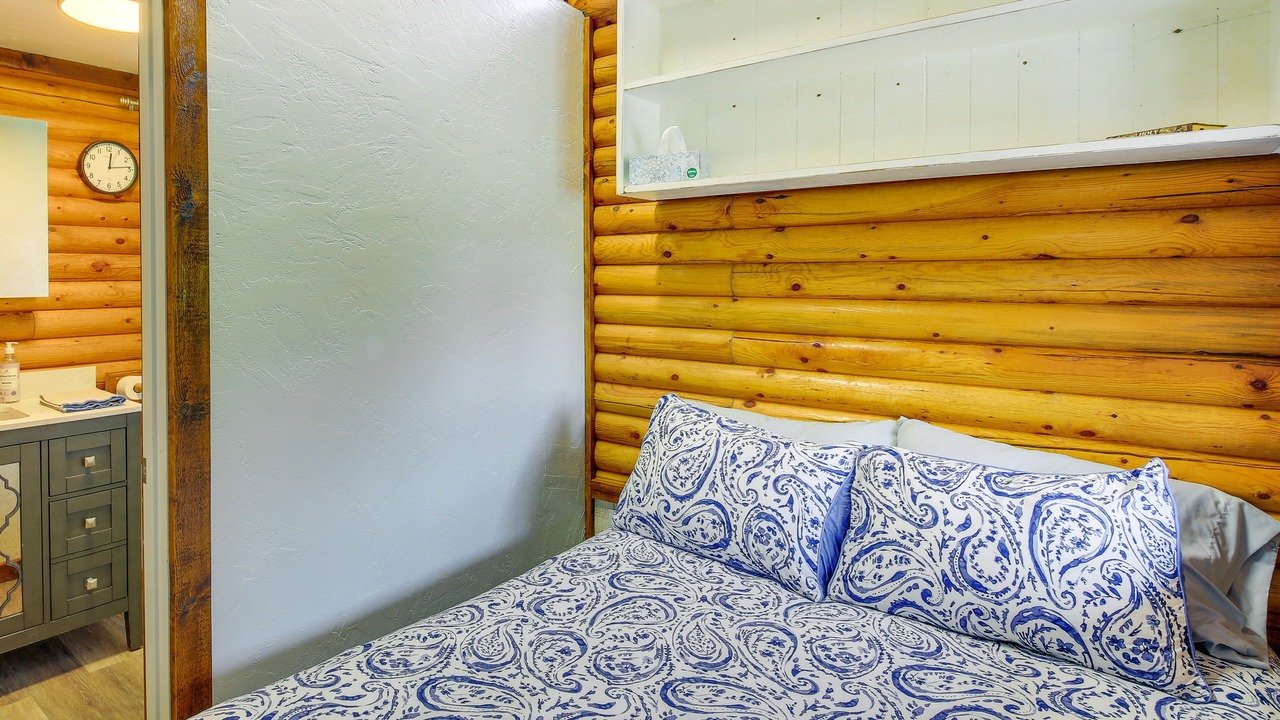 Photo of Bedroom in Thompson Falls