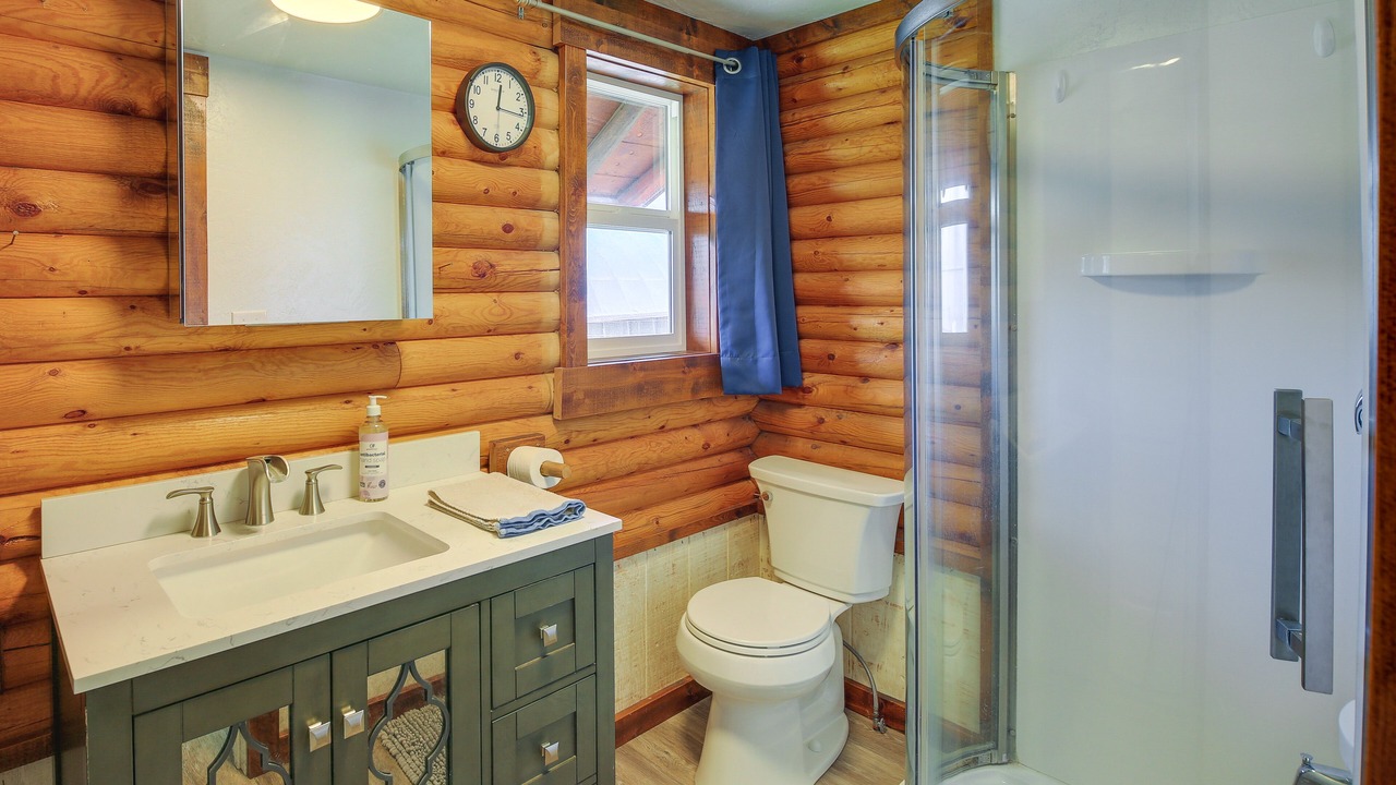 Photo of Bathroom in Thompson Falls
