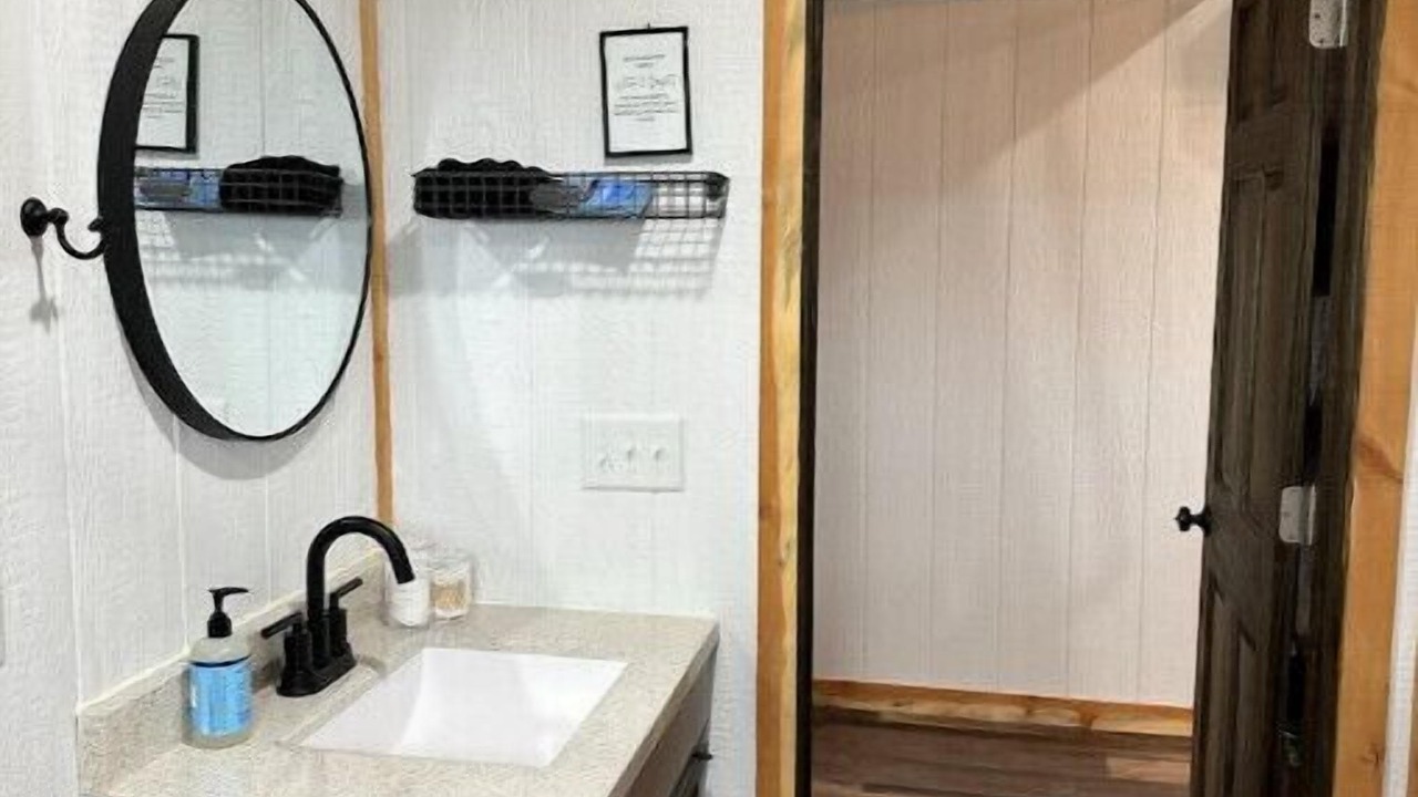 Photo of Bathroom in Fort Laramie