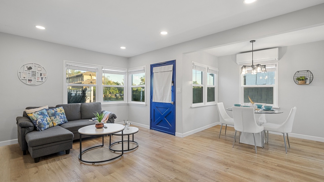 Photo of Livingroom in Mayflower Village