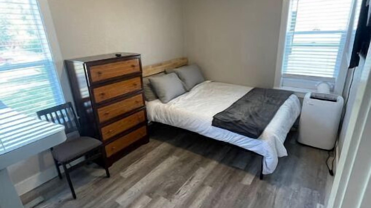 Photo of Bedroom in Central - Terry