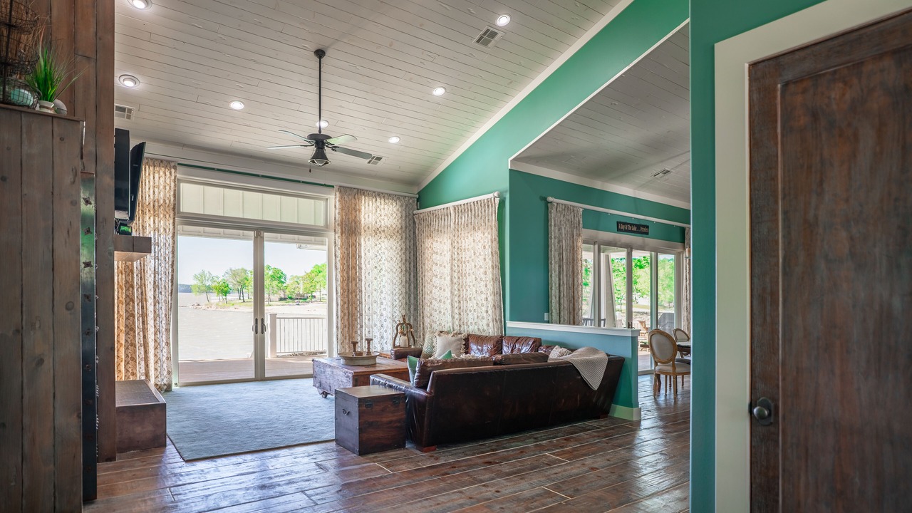 Photo of Livingroom in Grove