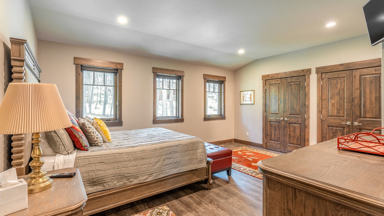 Photo of Bedroom in Lakeside
