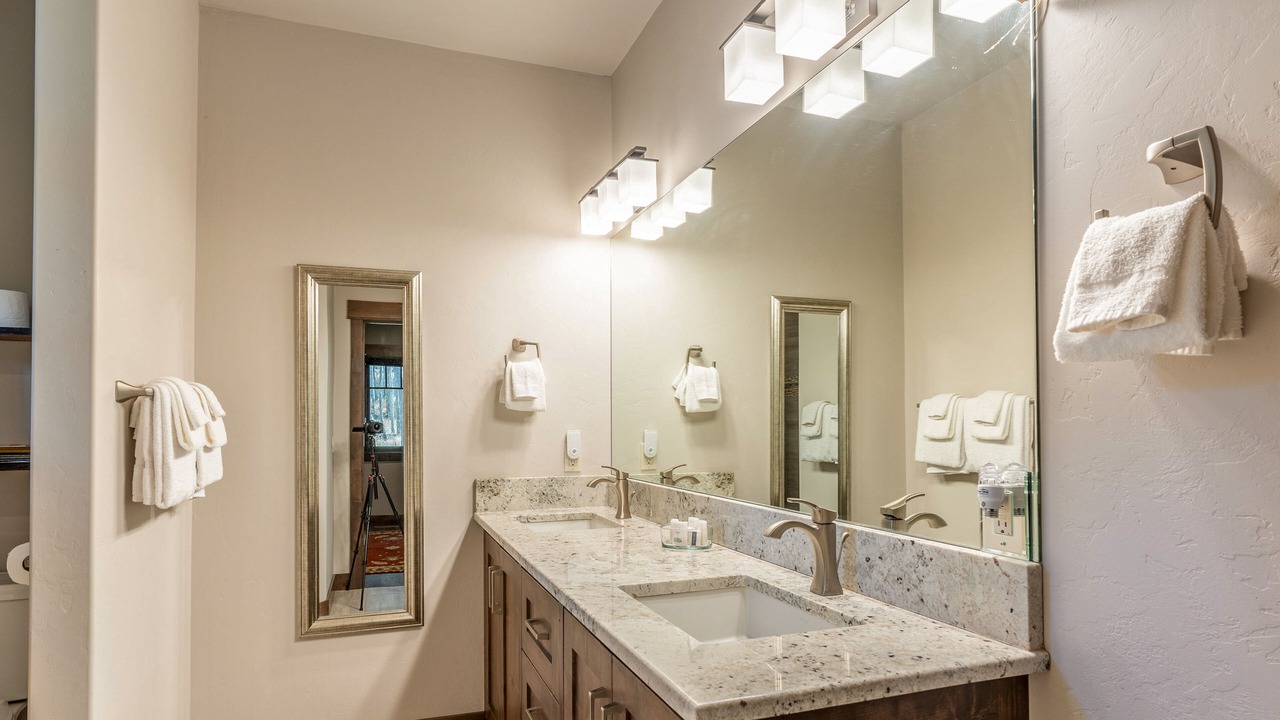 Photo of Bathroom in Lakeside