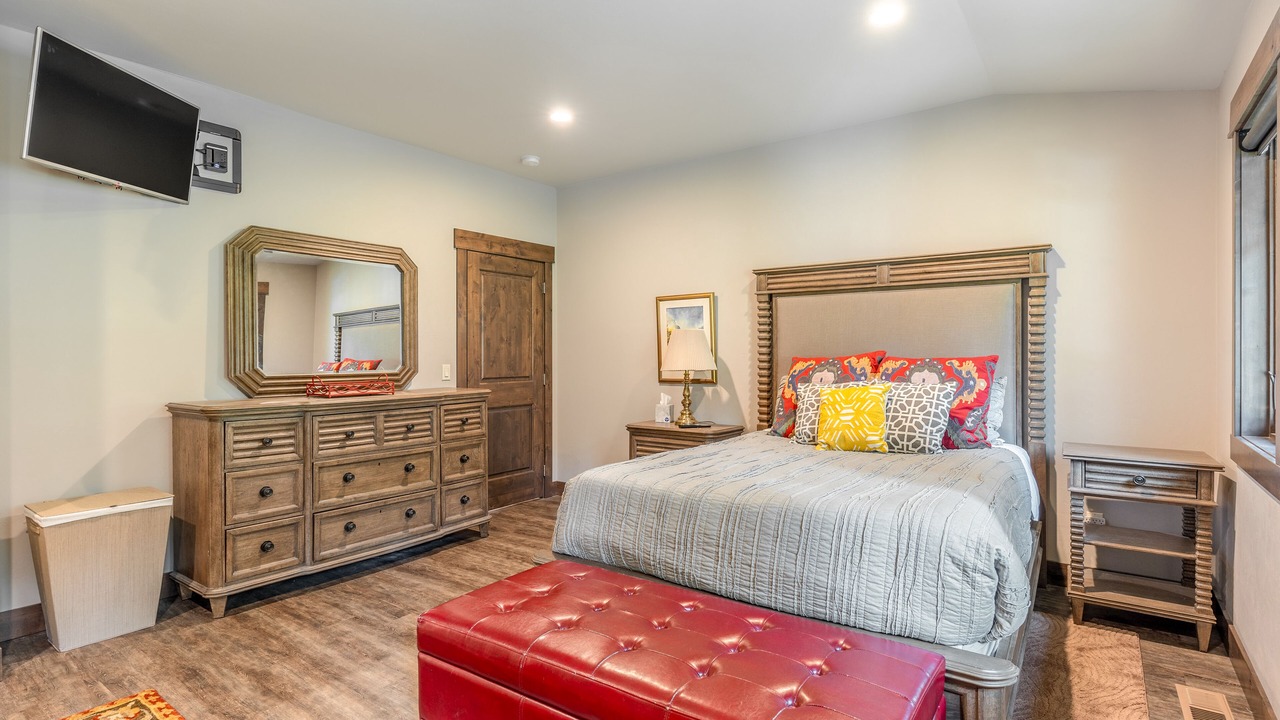 Photo of Bedroom in Lakeside