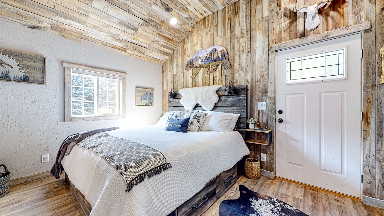 Photo of Bedroom in Evergreen