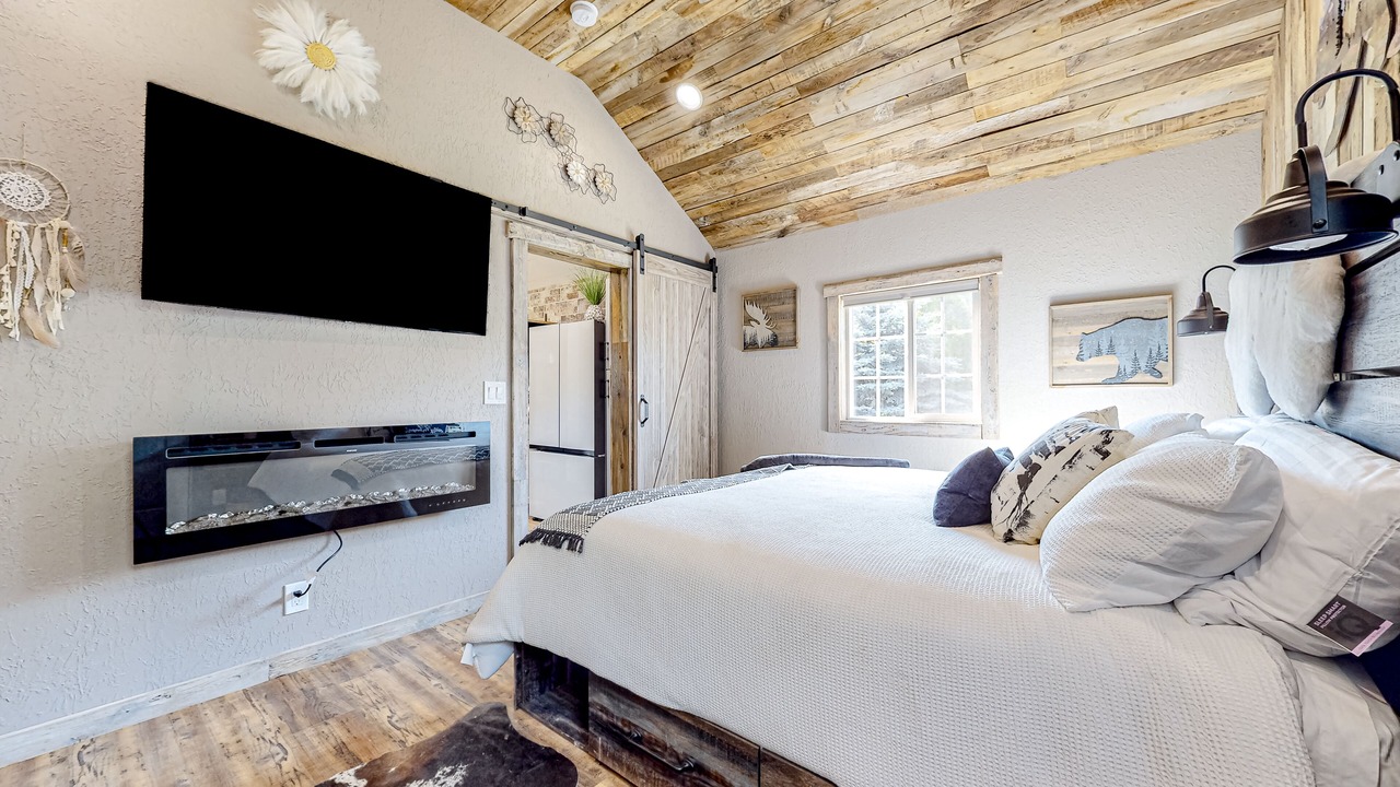 Photo of Bedroom in Evergreen