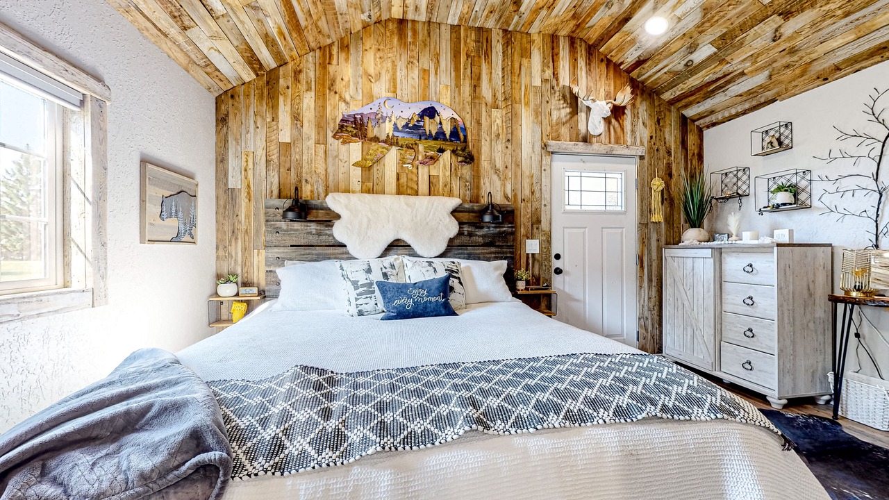 Photo of Bedroom in Evergreen