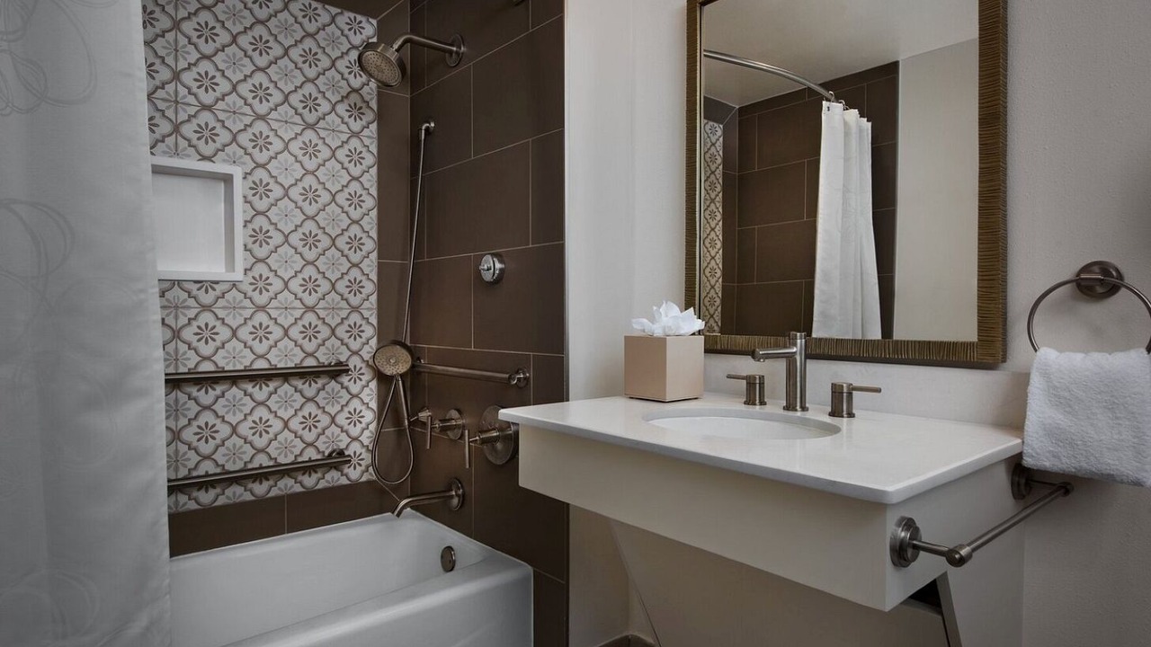 Photo of Bathroom in Lake Buena Vista