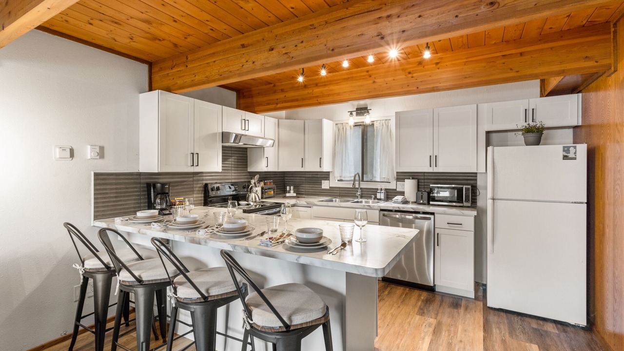 Photo of Kitchen in West Yellowstone