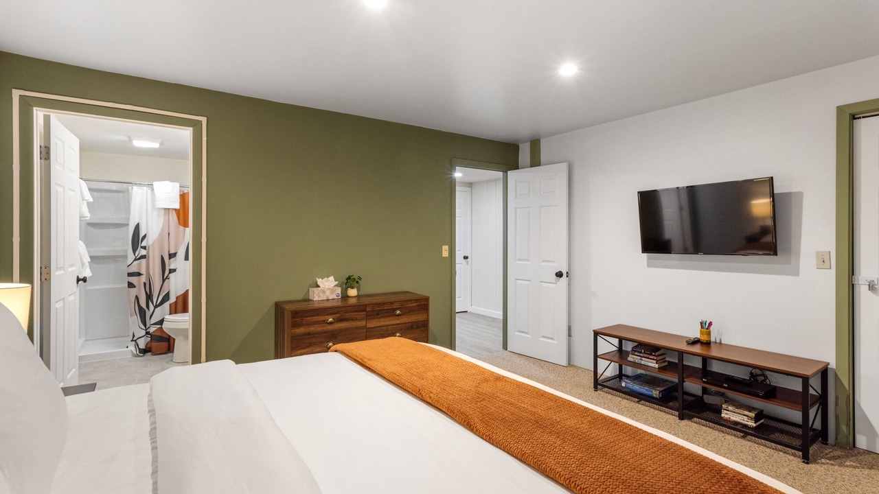 Photo of Bedroom in West Yellowstone