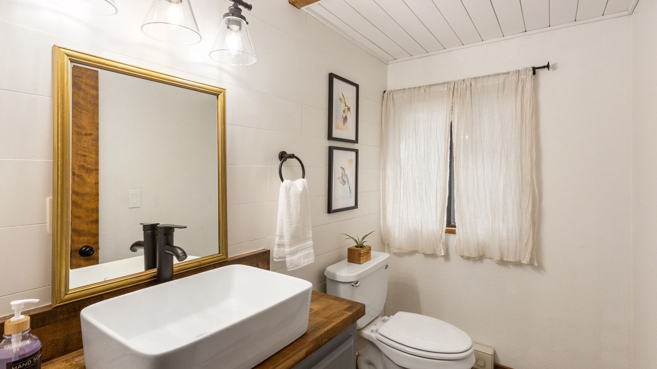 Photo of Bathroom in West Yellowstone