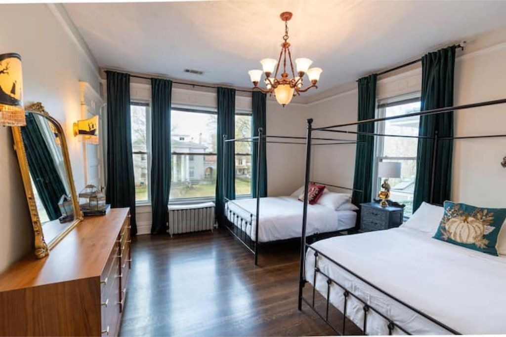 Photo of Bedroom in Central Gardens