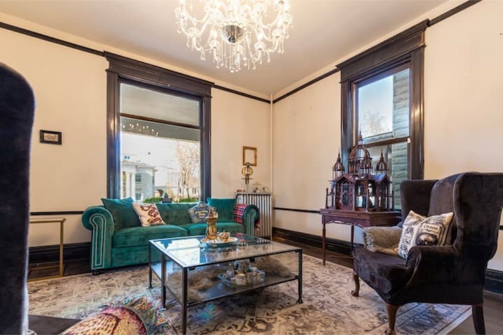 Photo of Livingroom in Central Gardens