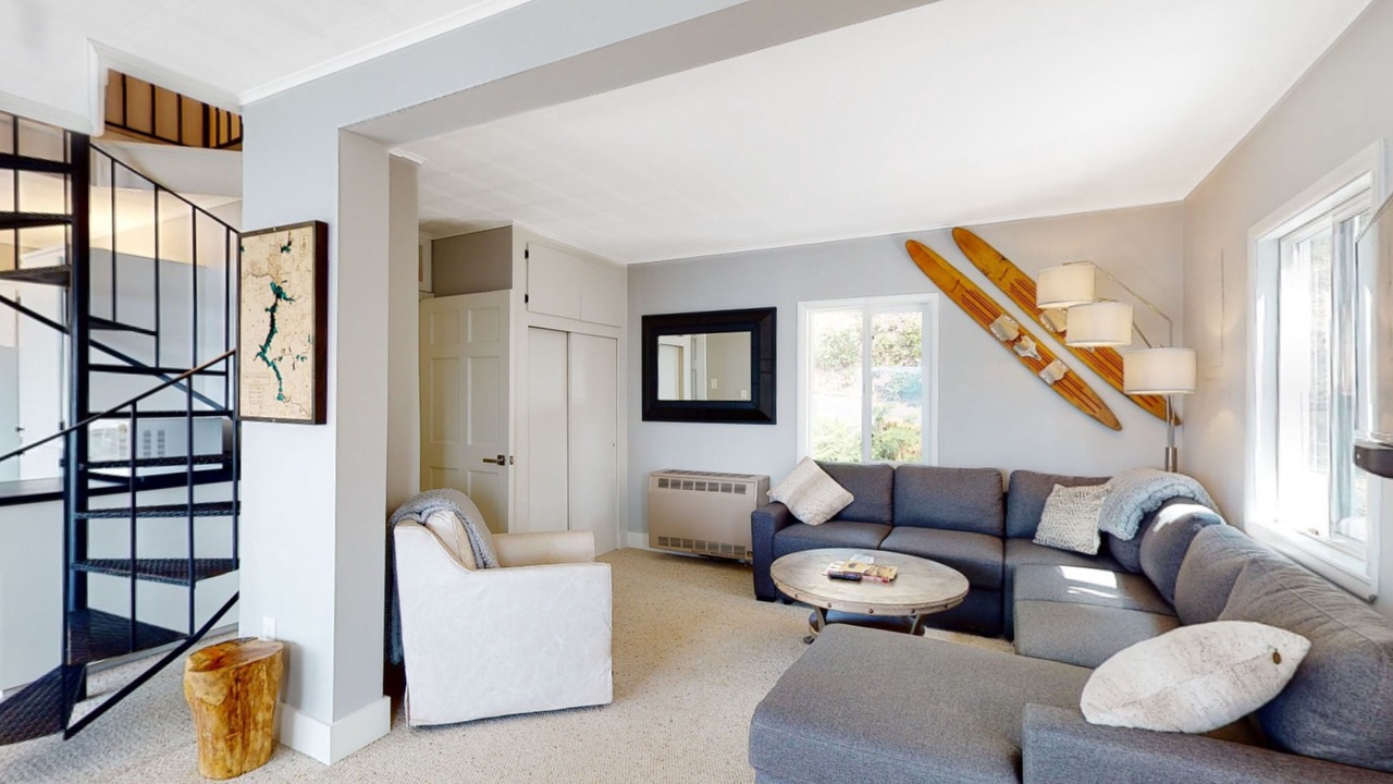 Photo of Livingroom in Harrison