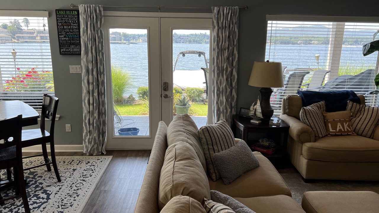 Photo of Livingroom in Mid America