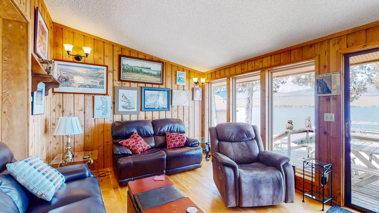 Photo of Livingroom in Big Arm