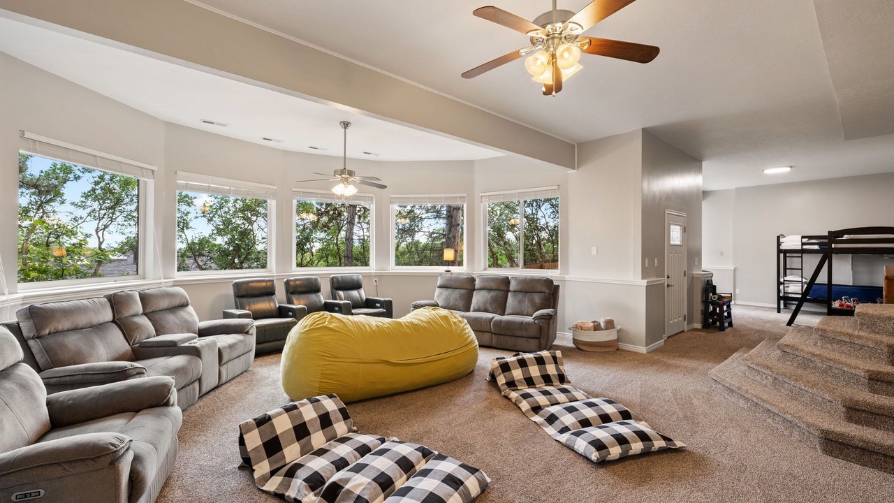 Photo of Livingroom in Woodland Estates