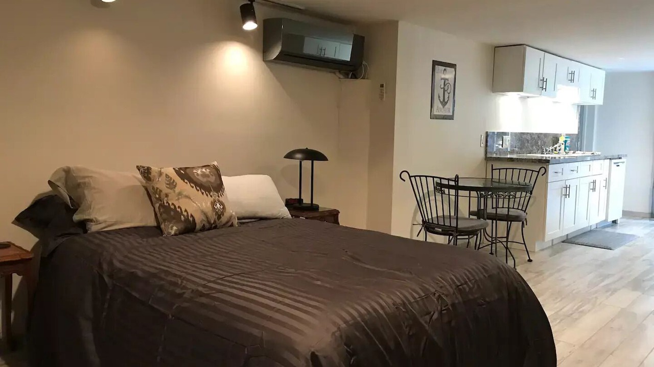 Photo of Bedroom in Hollywood Hills West