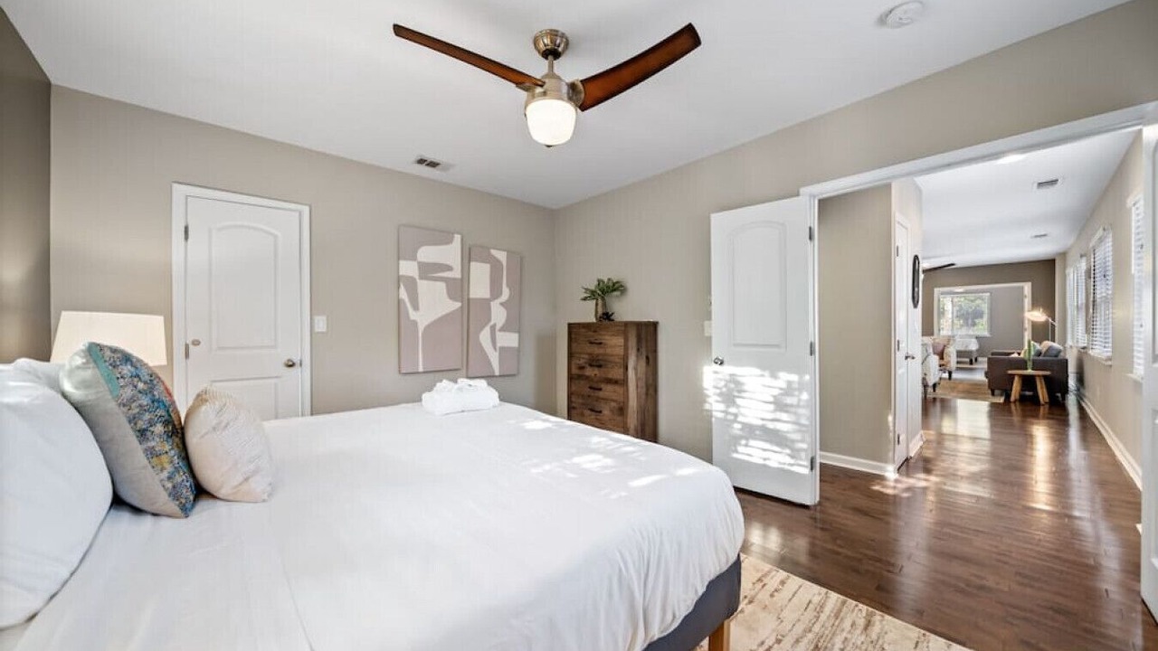 Photo of Bedroom in Mount Auburn