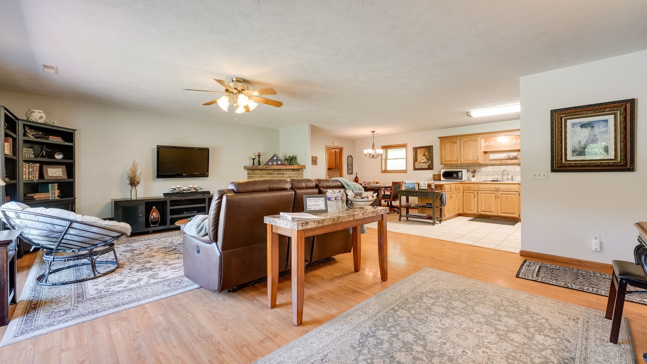 Photo of Livingroom in Squires
