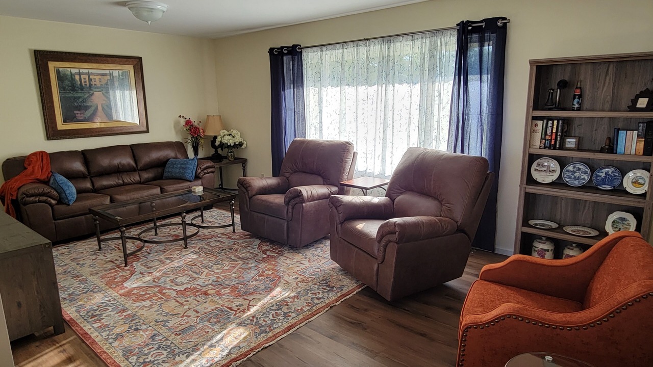 Photo of Livingroom in LaMoure