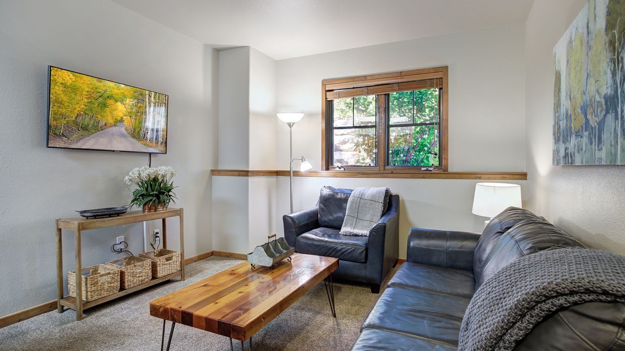Photo of Livingroom in Four O'Clock