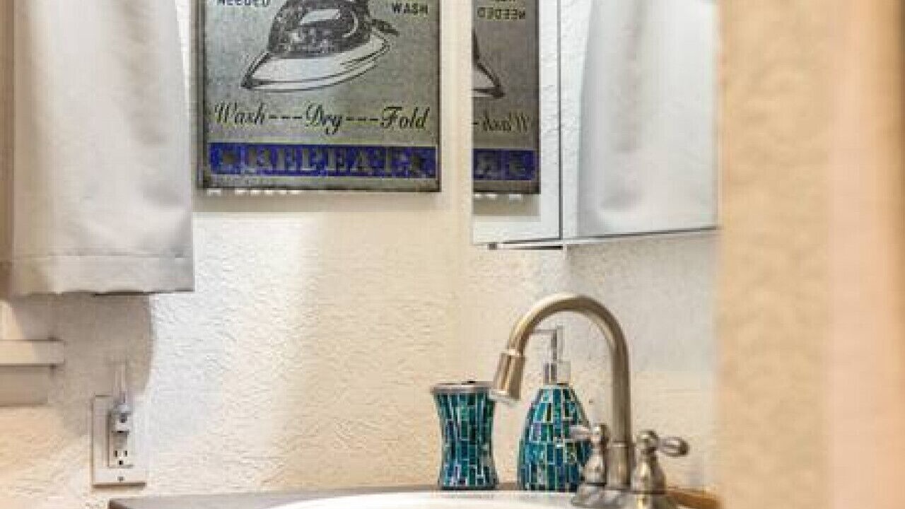 Photo of Bathroom in Central - Terry