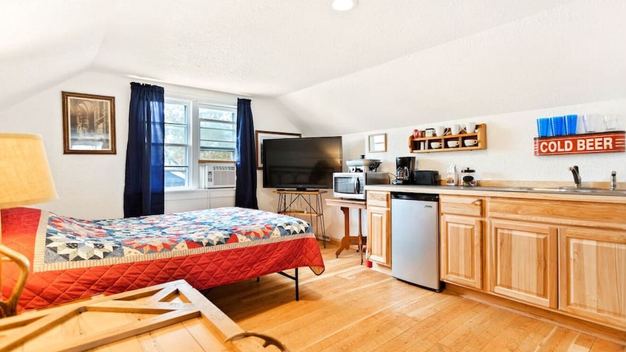Photo of Bedroom in Central - Terry