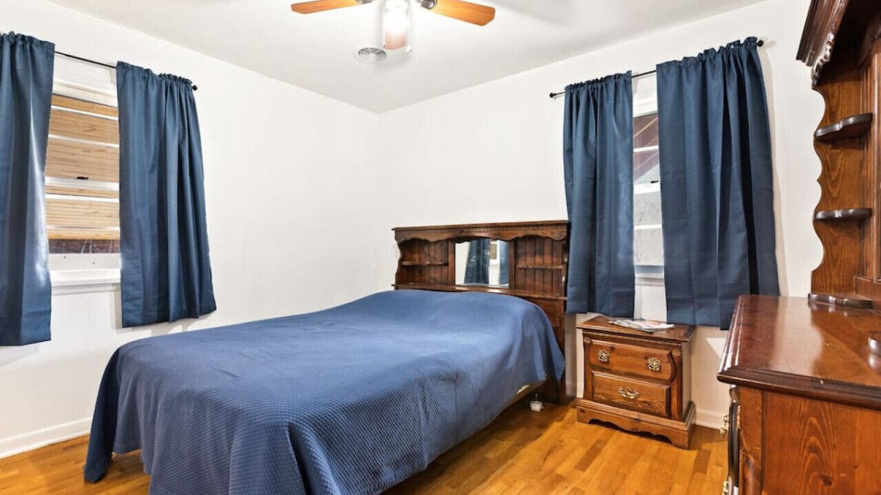 Photo of Bedroom in Central - Terry